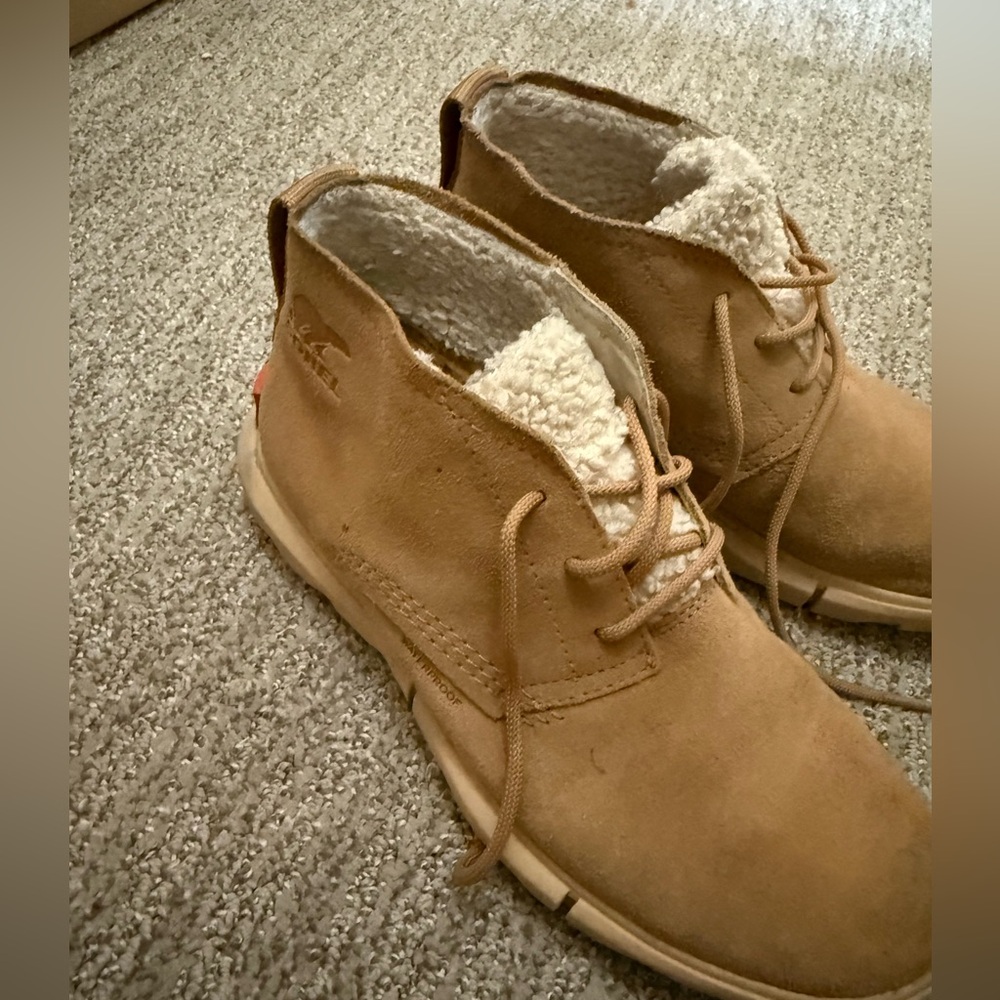 Great shape and waterproof, ankle boots